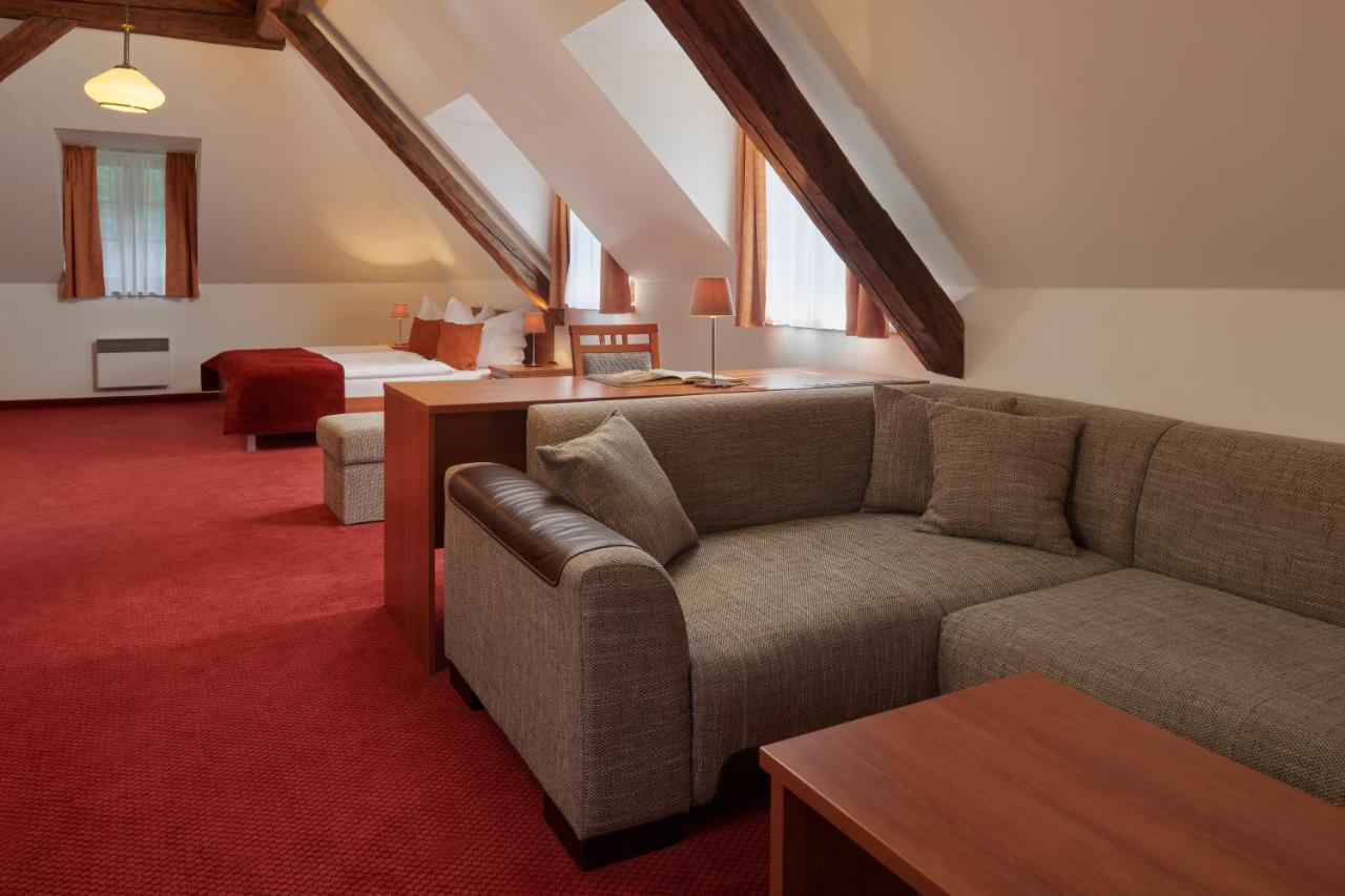 Hotel Singer Ludvíkov Extérieur photo